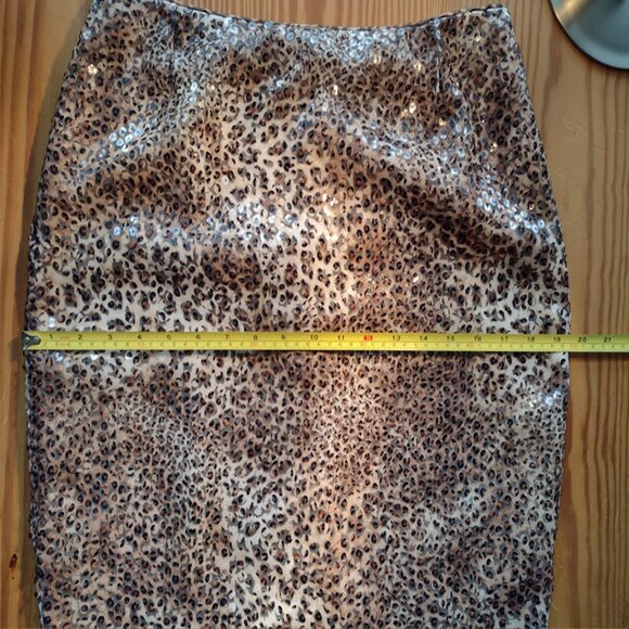 Silk Skirt with animal print sequins - Picture 4 of 7
